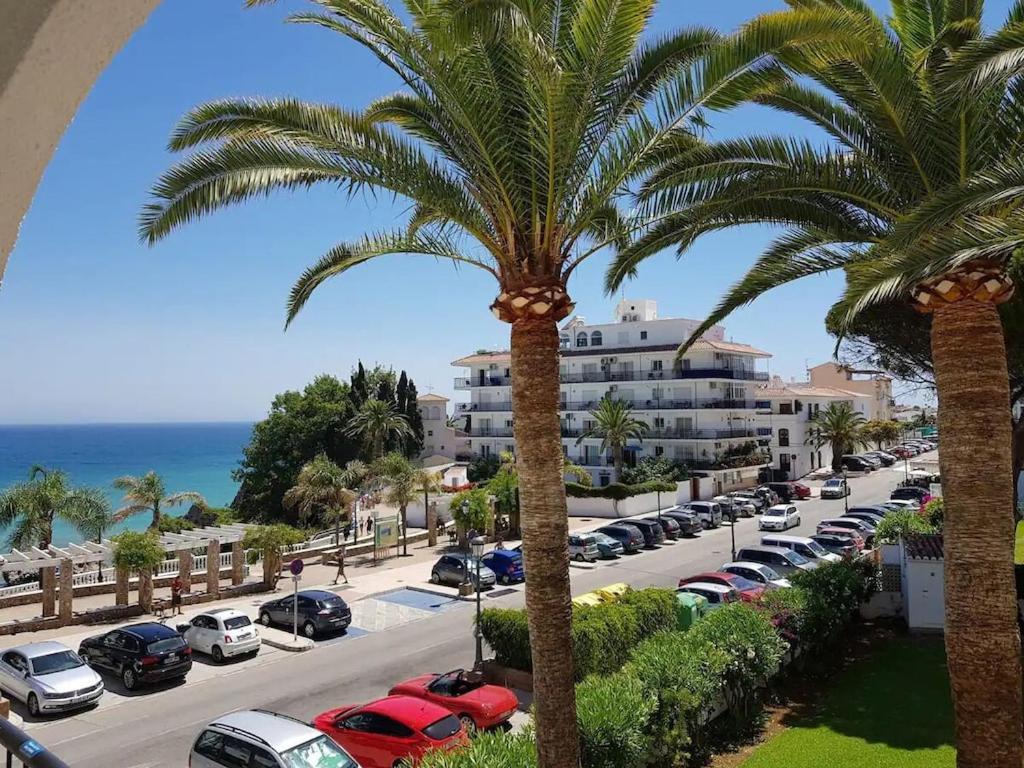 Edificio Verdemar - Stunning 1 Bed Apartment With Pool & Sea Views Nerja Exteriör bild