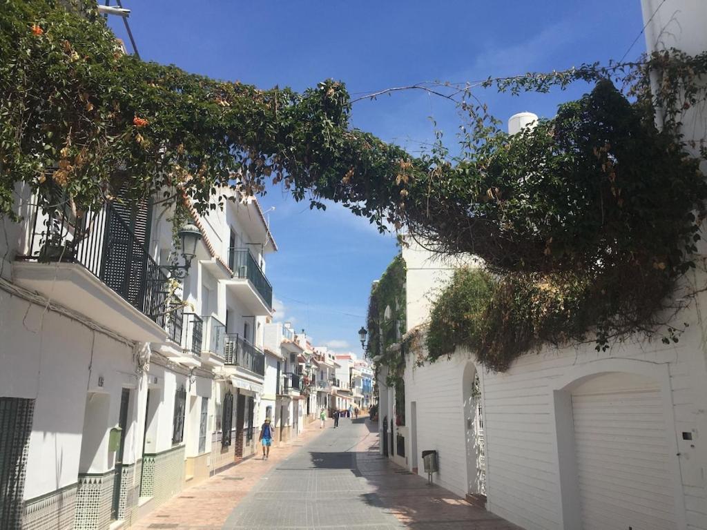 Edificio Verdemar - Stunning 1 Bed Apartment With Pool & Sea Views Nerja Exteriör bild