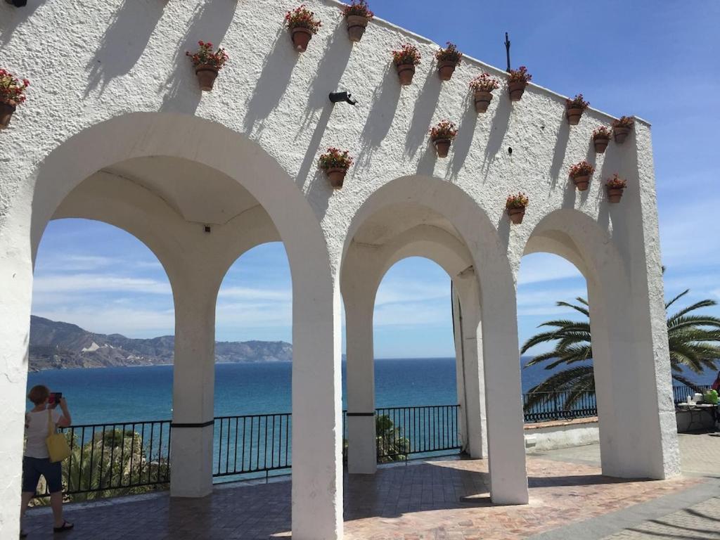 Edificio Verdemar - Stunning 1 Bed Apartment With Pool & Sea Views Nerja Exteriör bild